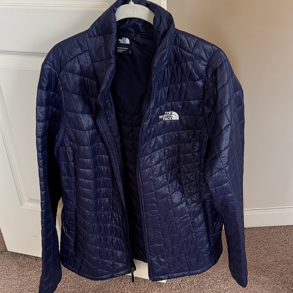 The North Face Women's Quilted Navy Puffer Jacket
New w/o tag